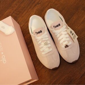 ALO Jisoo Women's Pink Sneakers